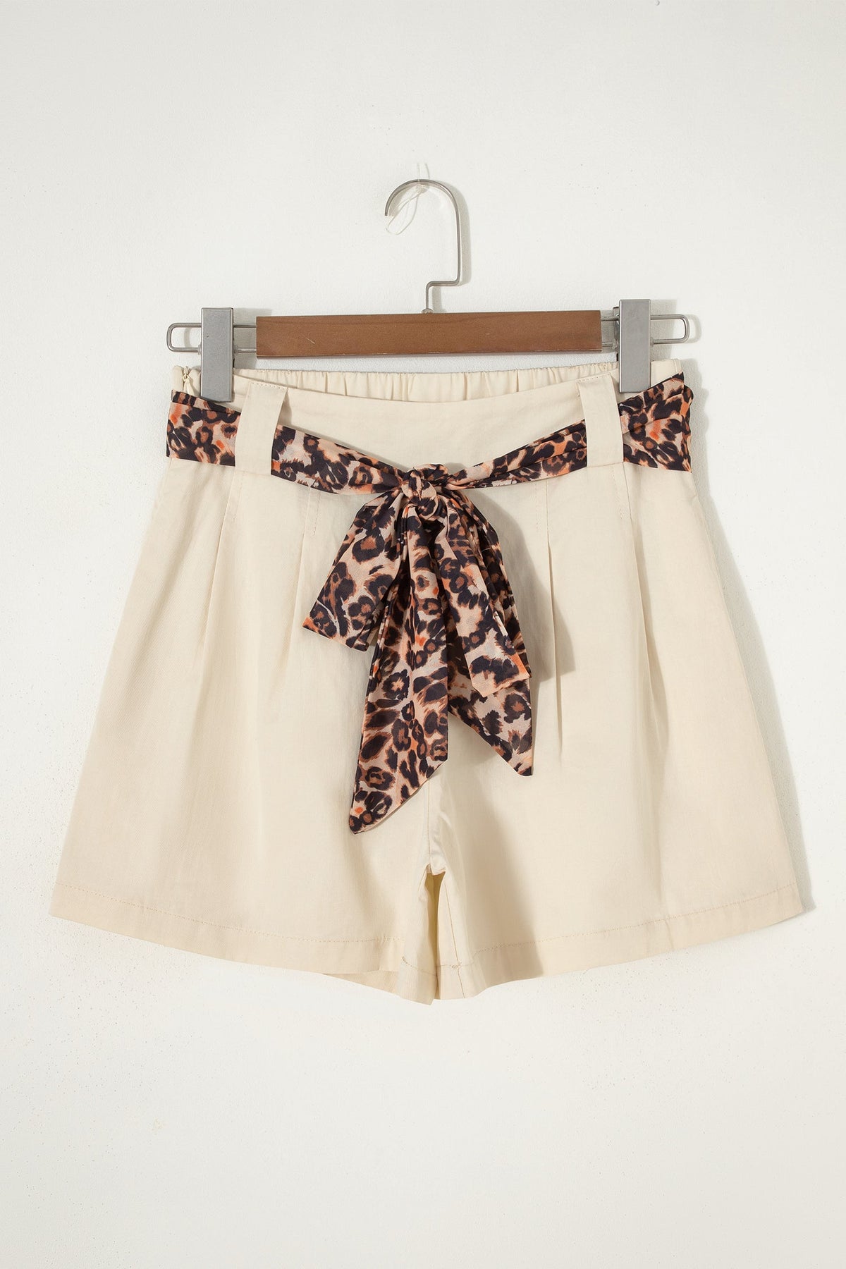 Leopard Contrast Belt Pleated Wide Leg Shorts