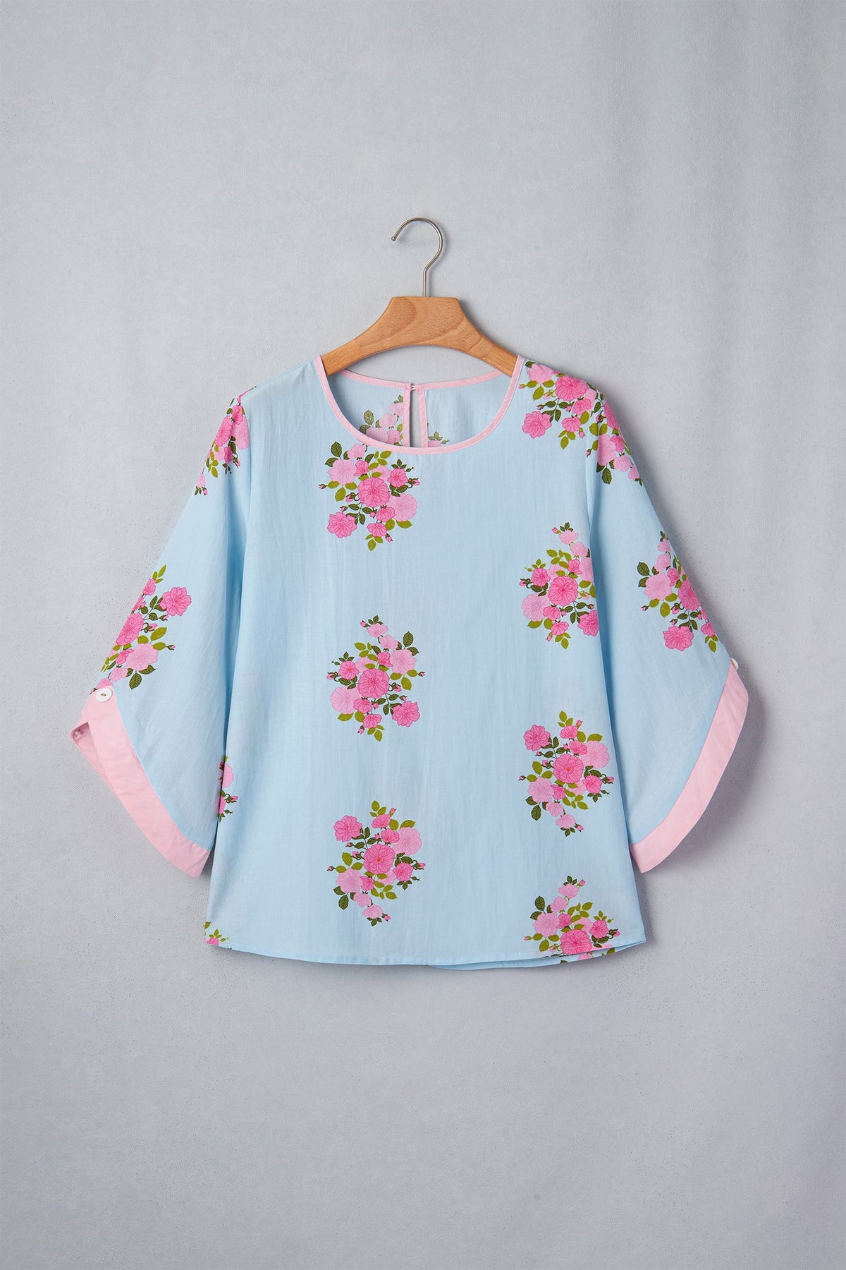 Floral Button Cuffed 3/4 Sleeve Round Neck Blouse