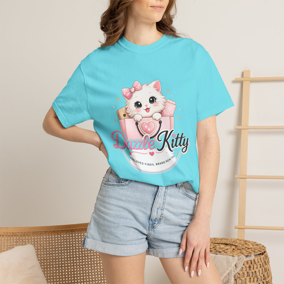 Dazzle Kitty Cute Kitten Illustration T-shirt | Pink Bow Cat Tee