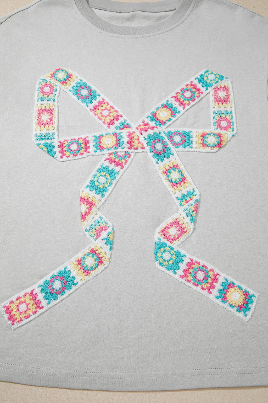 Floral Crochet Ribbon Bow Patched T-Shirt