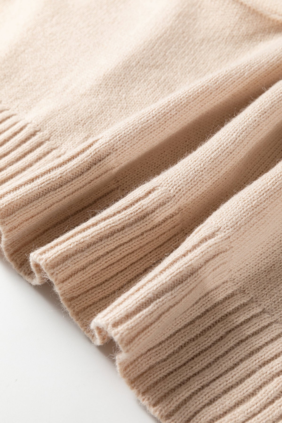 Solid Ribbed Trim Deep V-Neck Sleeveless Tunic Sweater
