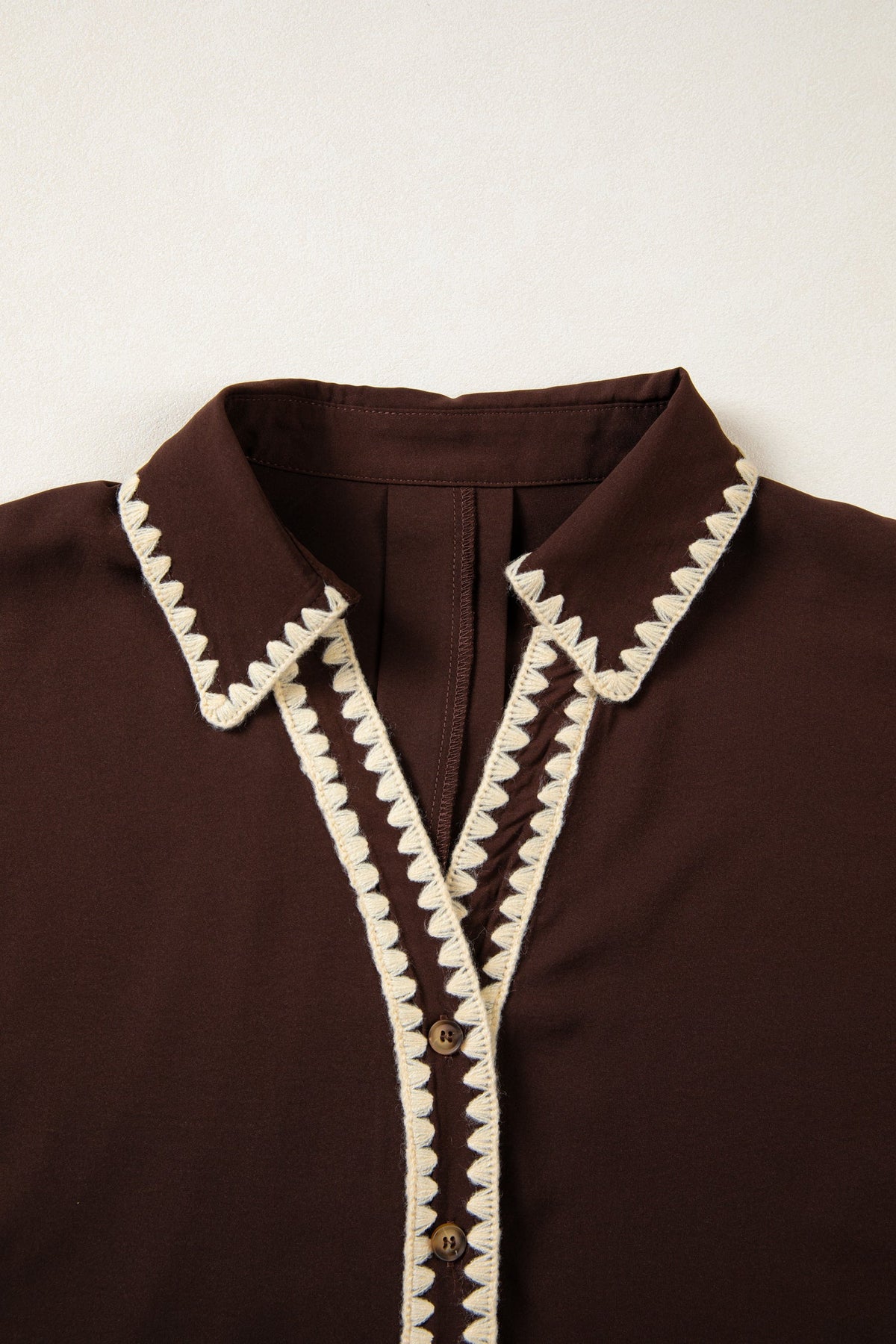 Contrast Trim Button V-Neck Short Sleeve Blouse