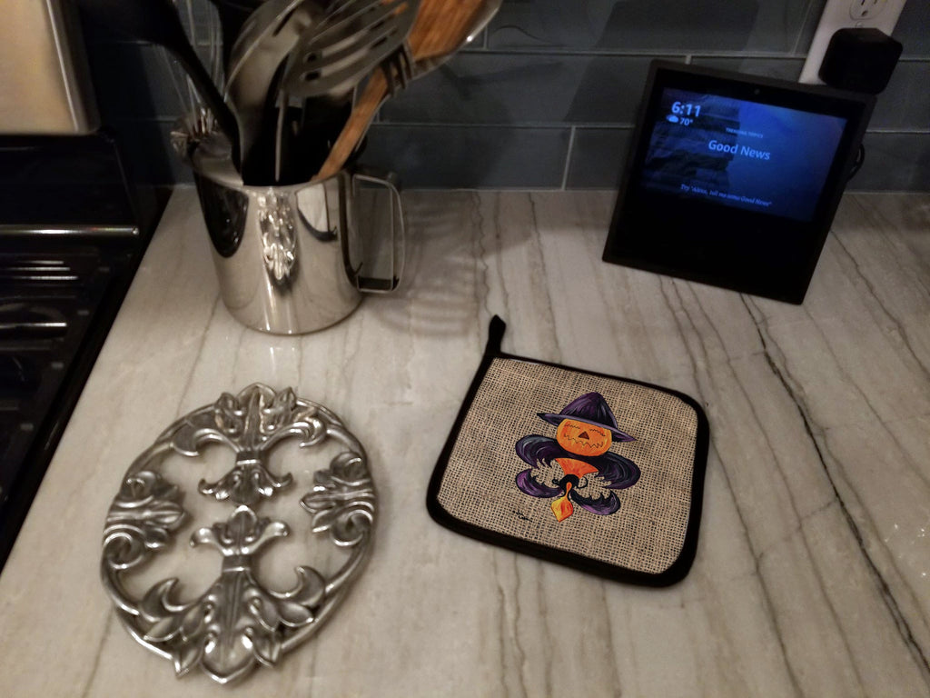 Halloween Pumpkin and Bat Fleur de lis on Faux Burlap Pot Holder Set of 2 Heat Resistant Quilted Hot Pads 7.5 x 7.5 Inch, Insulated Kitchen Trivets for Cooking & Baking