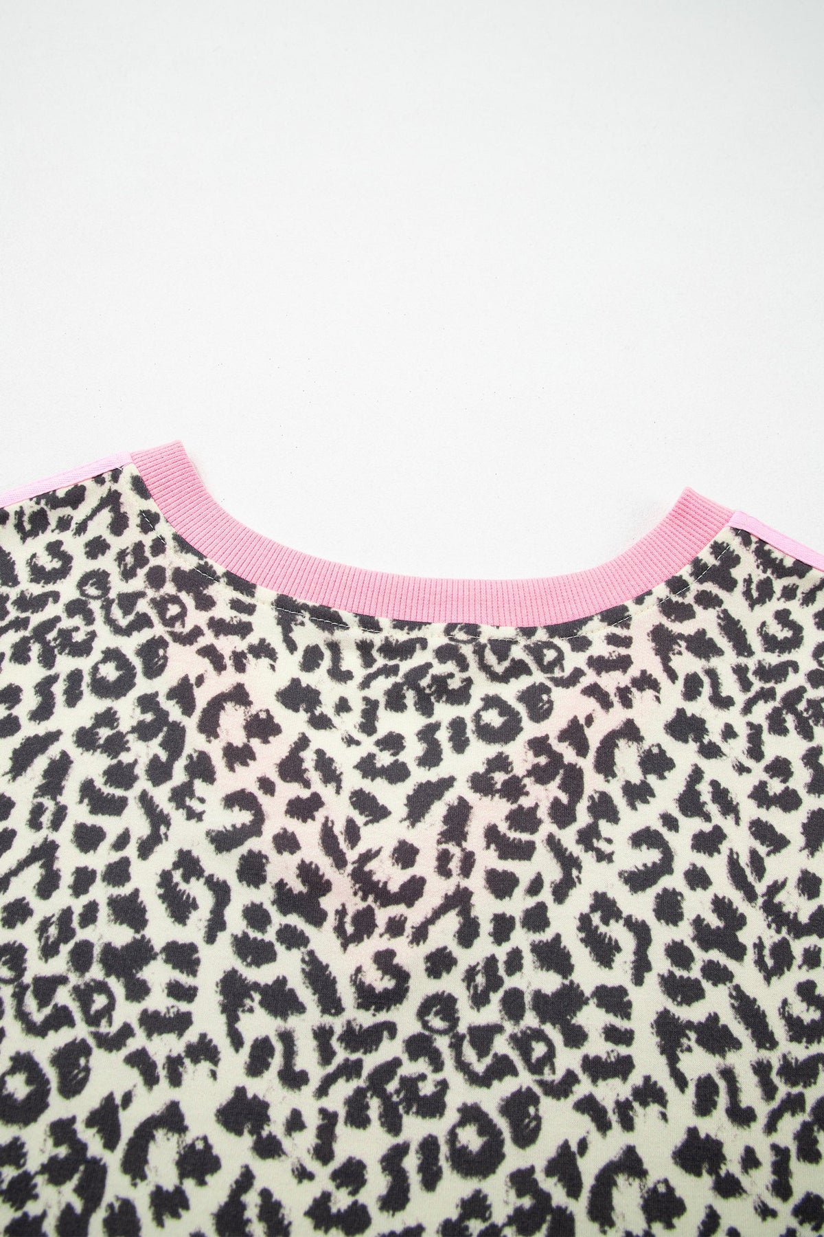 Leopard Contrast V-Neck Short Sleeve Top