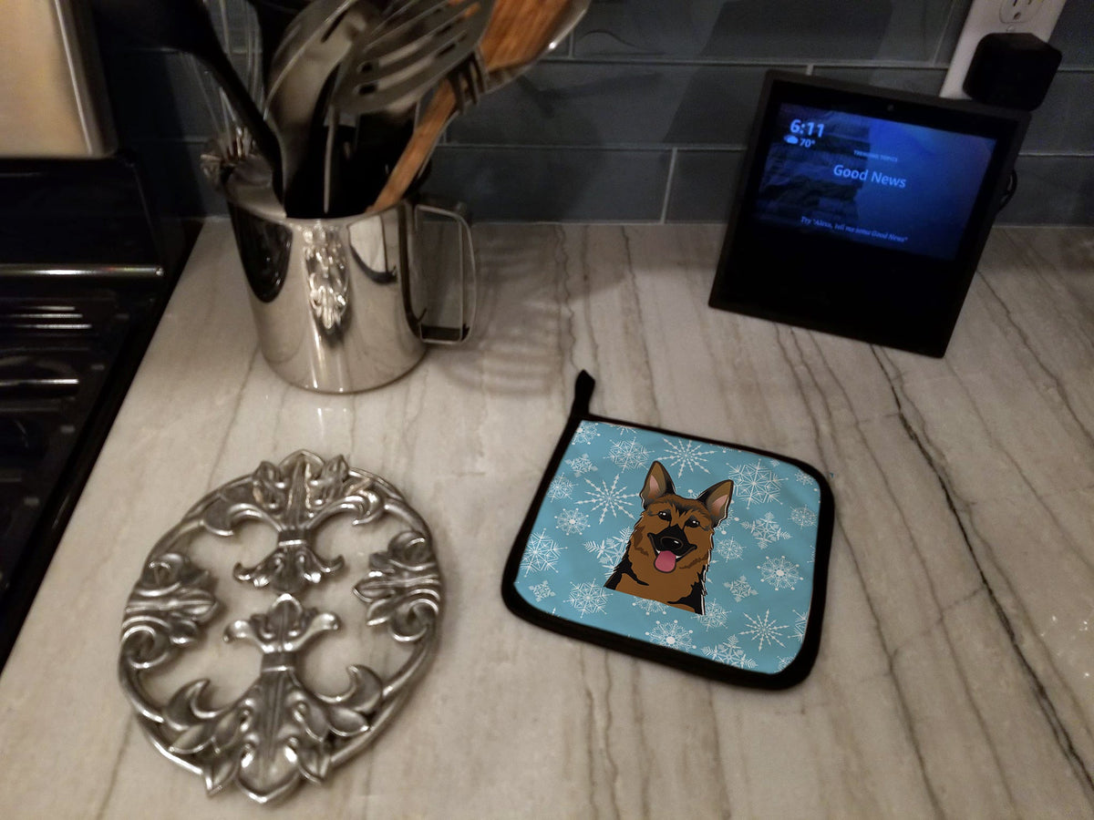 Snowflake German Shepherd Pot Holder Set of 2 Heat Resistant Quilted Hot Pads 7.5 x 7.5 Inch, Insulated Kitchen Trivets for Cooking & Baking
