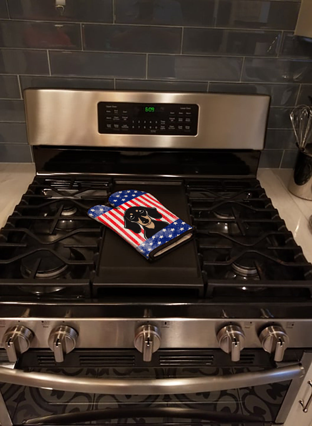 American Flag and Smooth Black and Tan Dachshund Oven Mitt Heat Resistant Thick Oven Mitt for Hot Pans and Oven, Kitchen Mitt Protect Hands, Cooking Baking Glove