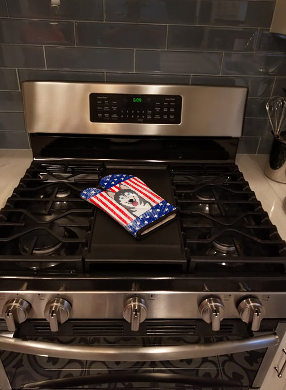 American Flag and Alaskan Malamute Oven Mitt Heat Resistant Thick Oven Mitt for Hot Pans and Oven, Kitchen Mitt Protect Hands, Cooking Baking Glove