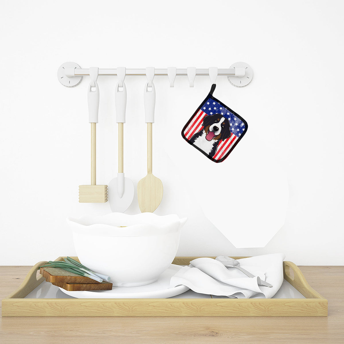 American Flag and Bernese Mountain Dog Pot Holder Set of 2 Heat Resistant Quilted Hot Pads 7.5 x 7.5 Inch, Insulated Kitchen Trivets for Cooking & Baking