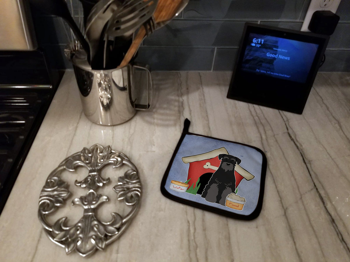 Dog House Collection Standard Schnauzer Black Pot Holder Set of 2 Heat Resistant Quilted Hot Pads 7.5 x 7.5 Inch, Insulated Kitchen Trivets for Cooking & Baking