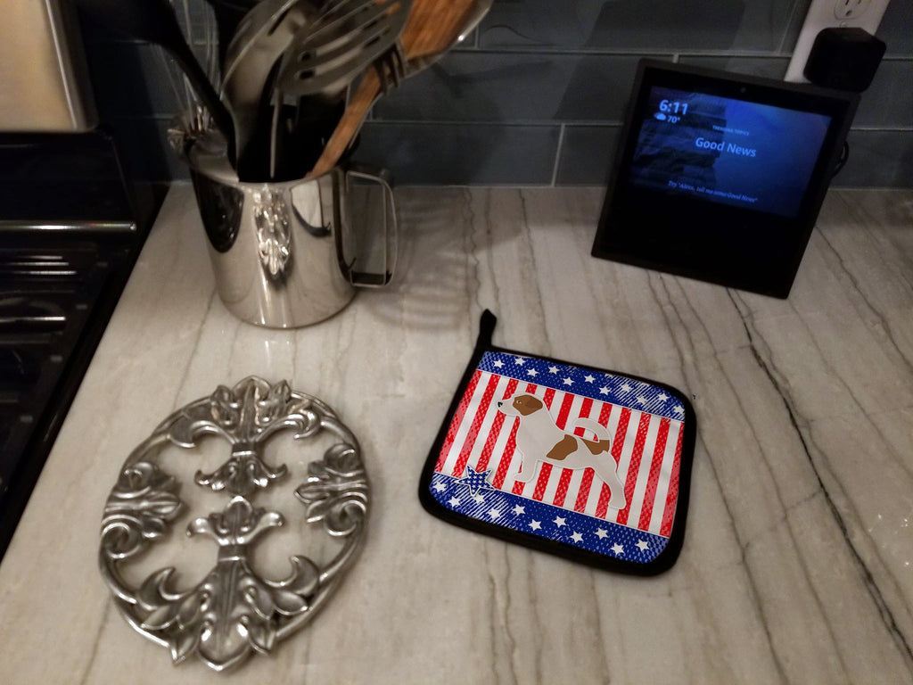 USA Patriotic Jack Russell Terrier Pot Holder Set of 2 Heat Resistant Quilted Hot Pads 7.5 x 7.5 Inch, Insulated Kitchen Trivets for Cooking & Baking