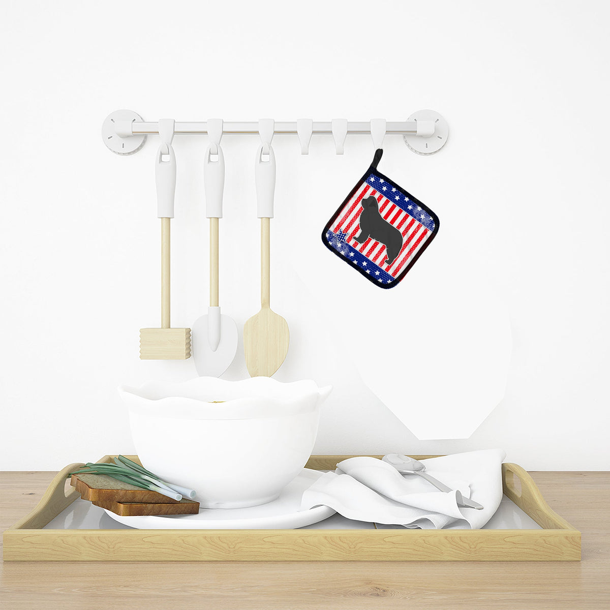 USA Patriotic Newfoundland Pot Holder Set of 2 Heat Resistant Quilted Hot Pads 7.5 x 7.5 Inch, Insulated Kitchen Trivets for Cooking & Baking