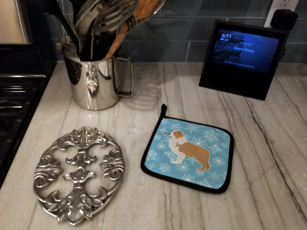 Winter Snowflake Red Border Collie Pot Holder Set of 2 Heat Resistant Quilted Hot Pads 7.5 x 7.5 Inch, Insulated Kitchen Trivets for Cooking & Baking