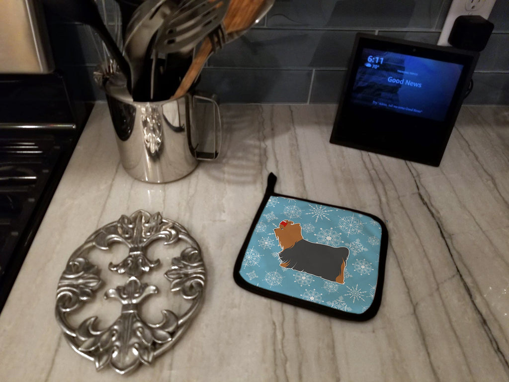 Winter Snowflake Yorkshire Terrier Yorkie Pot Holder Set of 2 Heat Resistant Quilted Hot Pads 7.5 x 7.5 Inch, Insulated Kitchen Trivets for Cooking & Baking