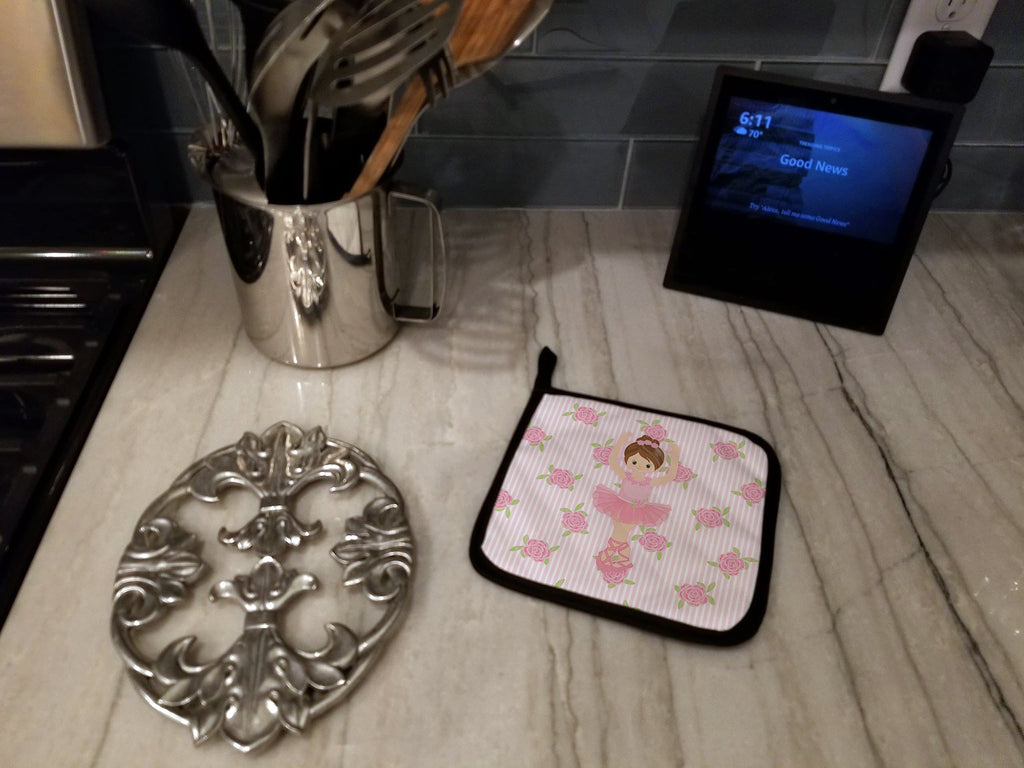 Ballerina Brunette Front Pose Pot Holder Set of 2 Heat Resistant Quilted Hot Pads 7.5 x 7.5 Inch, Insulated Kitchen Trivets for Cooking & Baking