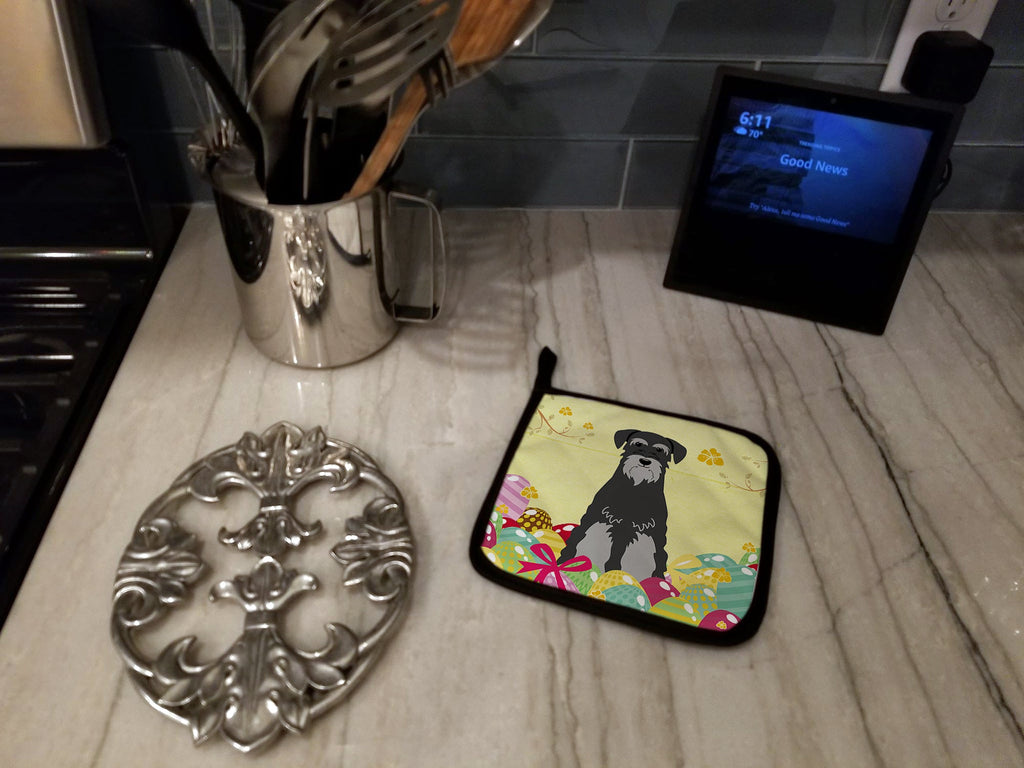 Easter Eggs Standard Schnauzer Black Grey Pot Holder Set of 2 Heat Resistant Quilted Hot Pads 7.5 x 7.5 Inch, Insulated Kitchen Trivets for Cooking & Baking