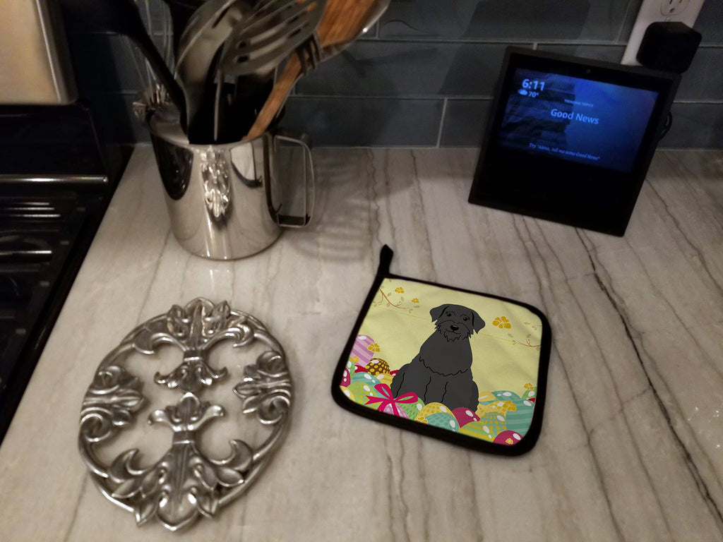 Easter Eggs Giant Schnauzer Pot Holder Set of 2 Heat Resistant Quilted Hot Pads 7.5 x 7.5 Inch, Insulated Kitchen Trivets for Cooking & Baking