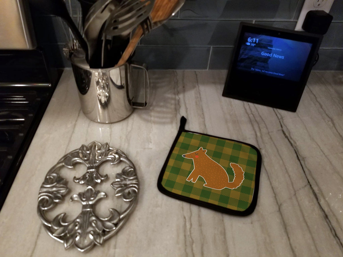 Brown Wolf Pot Holder Set of 2 Heat Resistant Quilted Hot Pads 7.5 x 7.5 Inch, Insulated Kitchen Trivets for Cooking & Baking