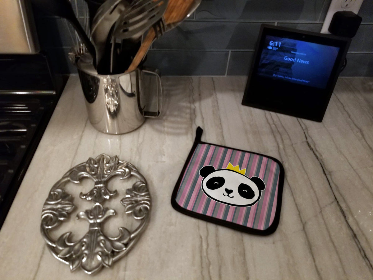 Panda Bear Queen Pot Holder Set of 2 Heat Resistant Quilted Hot Pads 7.5 x 7.5 Inch, Insulated Kitchen Trivets for Cooking & Baking