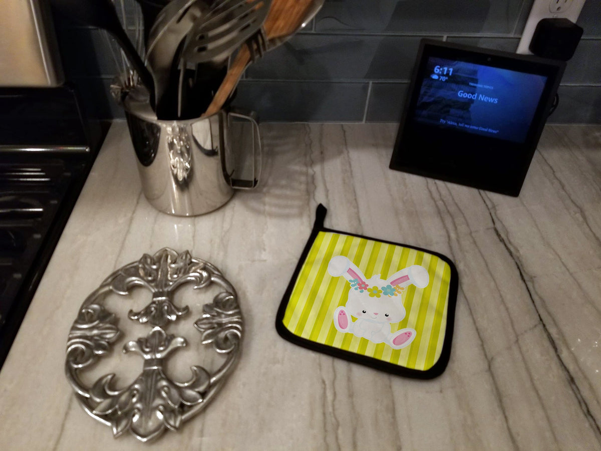 Easter White Rabbit with Flowers Pot Holder Set of 2 Heat Resistant Quilted Hot Pads 7.5 x 7.5 Inch, Insulated Kitchen Trivets for Cooking & Baking