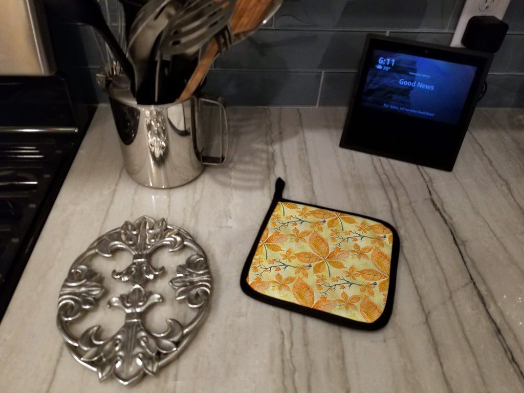 Fall Leaves and Branches Pot Holder Set of 2 Heat Resistant Quilted Hot Pads 7.5 x 7.5 Inch, Insulated Kitchen Trivets for Cooking & Baking