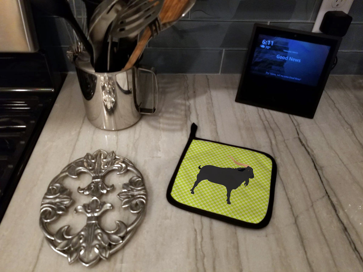 Verata Goat Green Pot Holder Set of 2 Heat Resistant Quilted Hot Pads 7.5 x 7.5 Inch, Insulated Kitchen Trivets for Cooking & Baking
