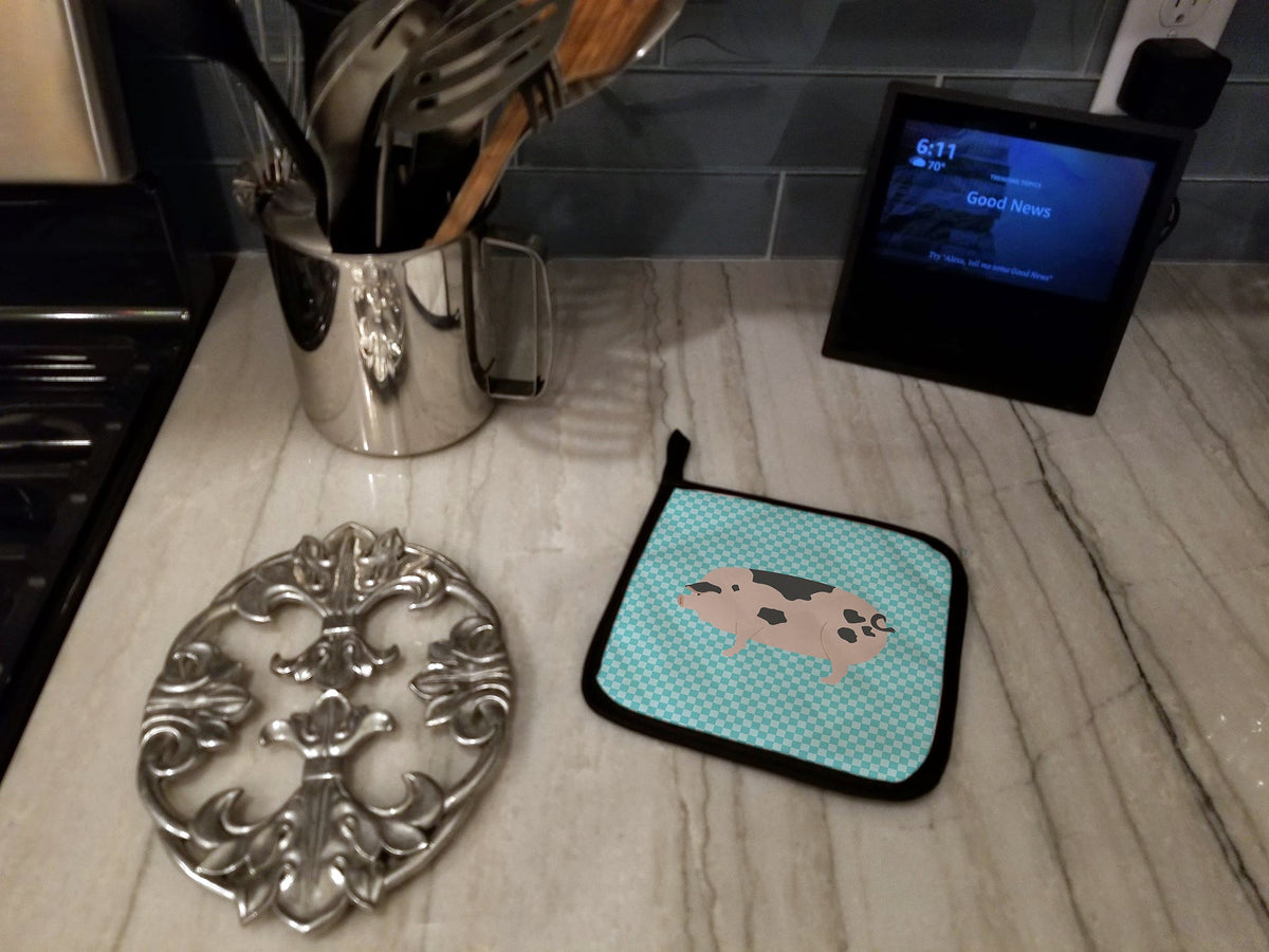 Gloucester Old Spot Pig Blue Check Pot Holder Set of 2 Heat Resistant Quilted Hot Pads 7.5 x 7.5 Inch, Insulated Kitchen Trivets for Cooking & Baking