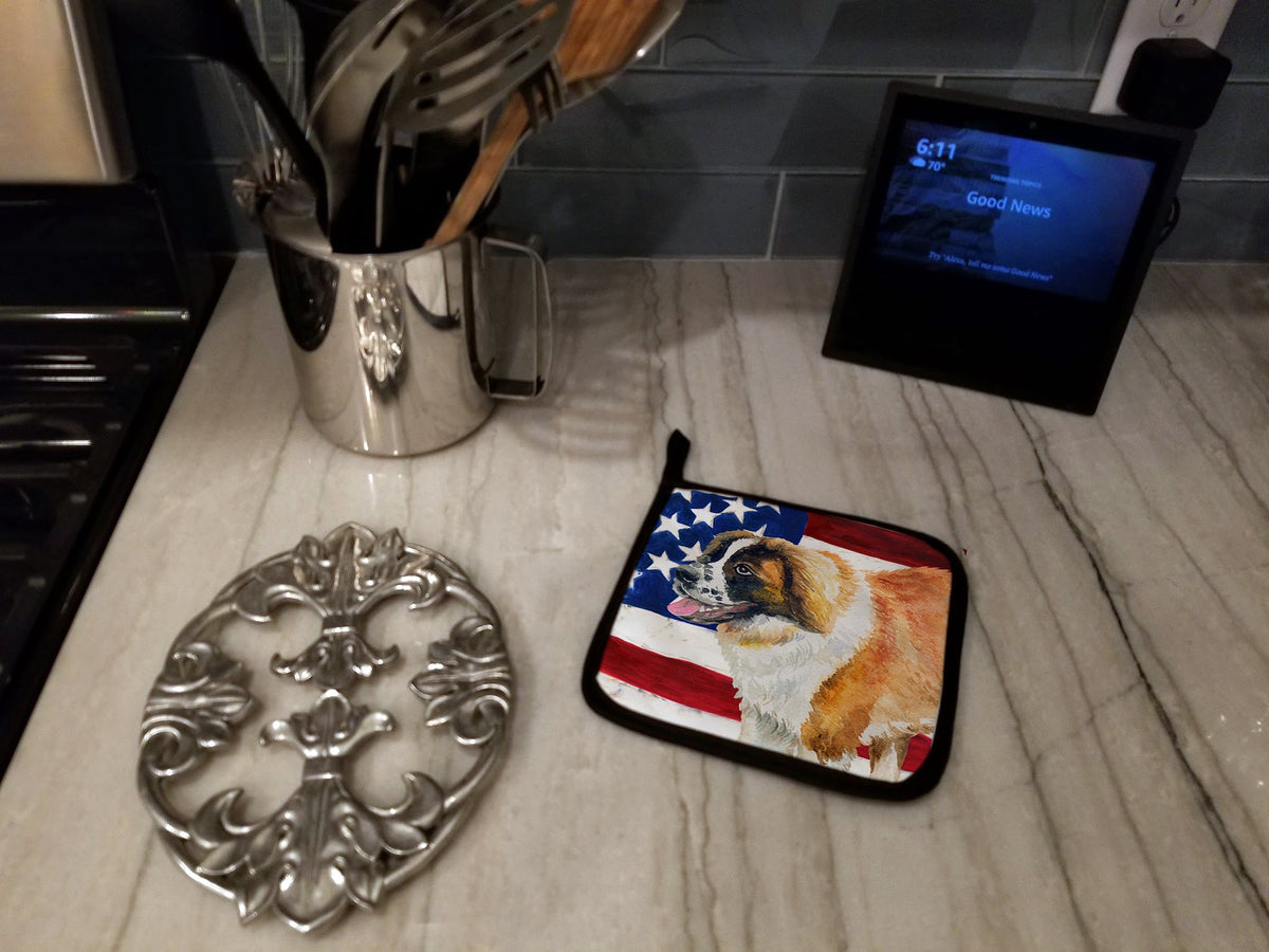 Saint Bernard Patriotic Pot Holder Set of 2 Heat Resistant Quilted Hot Pads 7.5 x 7.5 Inch, Insulated Kitchen Trivets for Cooking & Baking