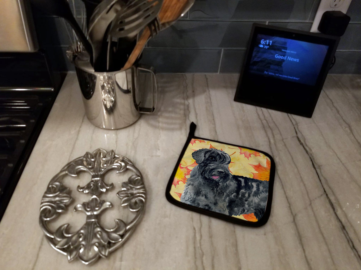 Giant Schnauzer Fall Pot Holder Set of 2 Heat Resistant Quilted Hot Pads 7.5 x 7.5 Inch, Insulated Kitchen Trivets for Cooking & Baking
