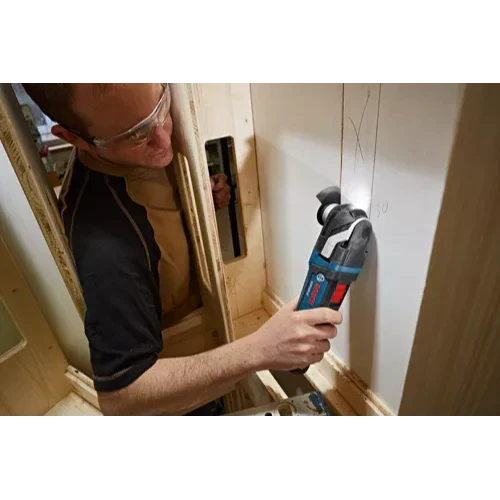 BOSCH GOP18V-28N12 Starlock 18V Cordless Brushless Variable 3-Piece Oscillating Multi-Tool Kit