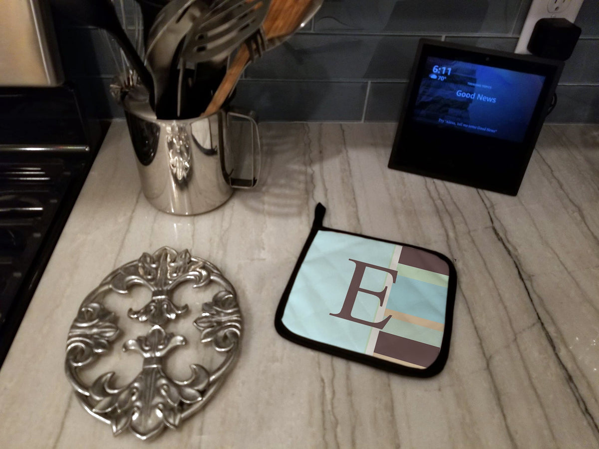 Letter E Initial Monogram - Blue Stripes Pot Holder Set of 2 Heat Resistant Quilted Hot Pads 7.5 x 7.5 Inch, Insulated Kitchen Trivets for Cooking & Baking