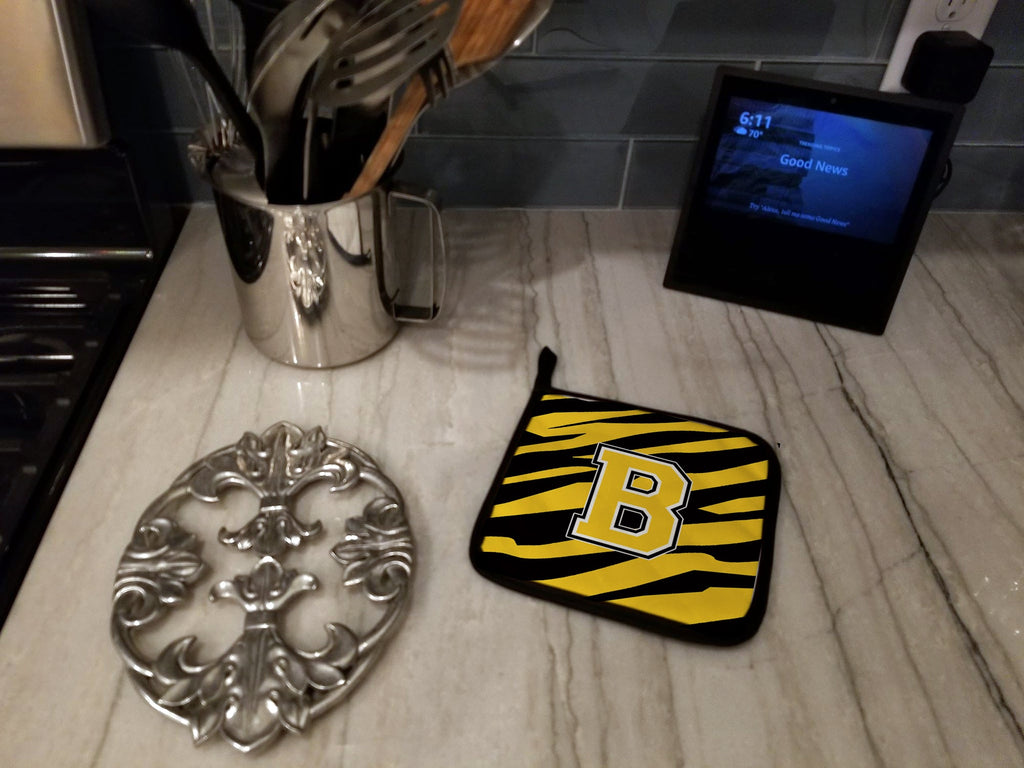 Letter B Initial Tiger Stripe - Black Gold  Pot Holder Set of 2 Heat Resistant Quilted Hot Pads 7.5 x 7.5 Inch, Insulated Kitchen Trivets for Cooking & Baking