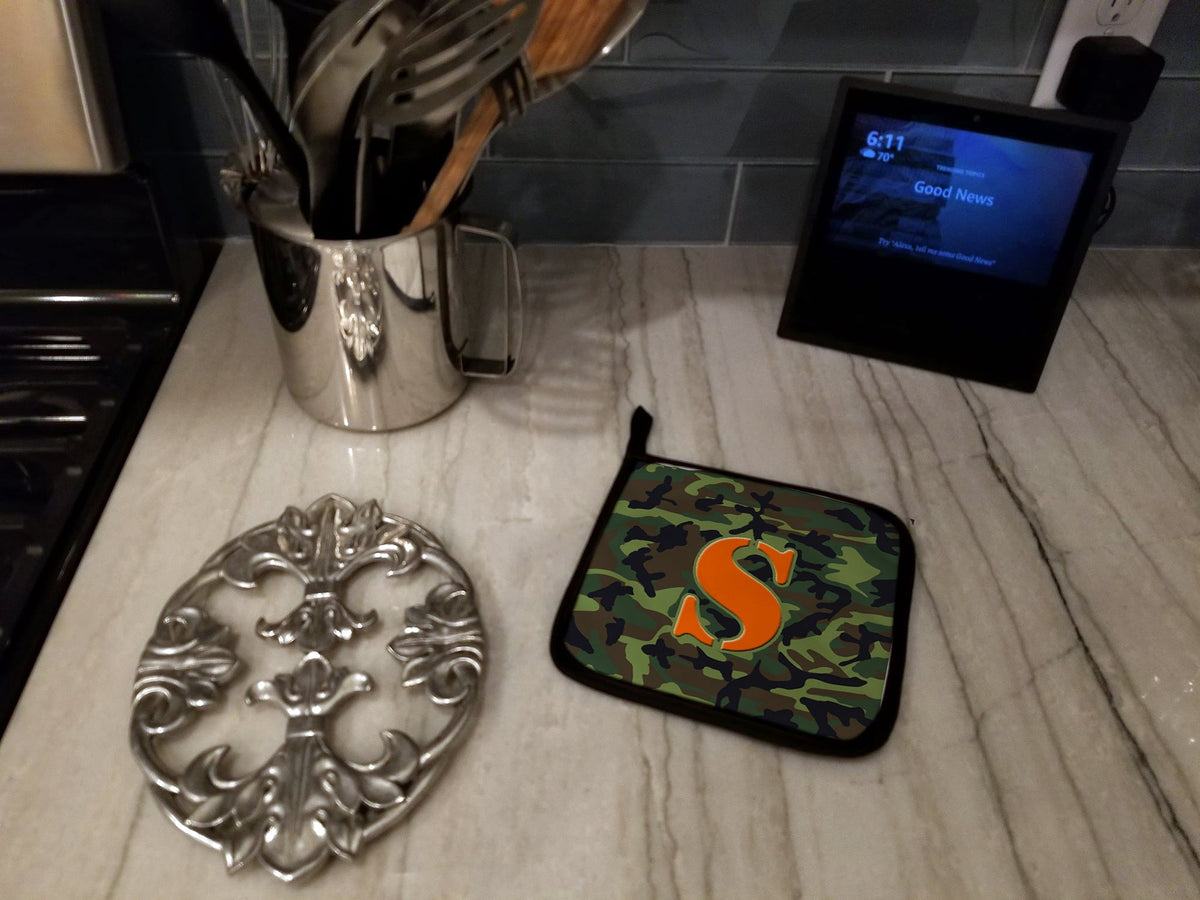 Letter S Monogram - Camo Green Pot Holder Set of 2 Heat Resistant Quilted Hot Pads 7.5 x 7.5 Inch, Insulated Kitchen Trivets for Cooking & Baking