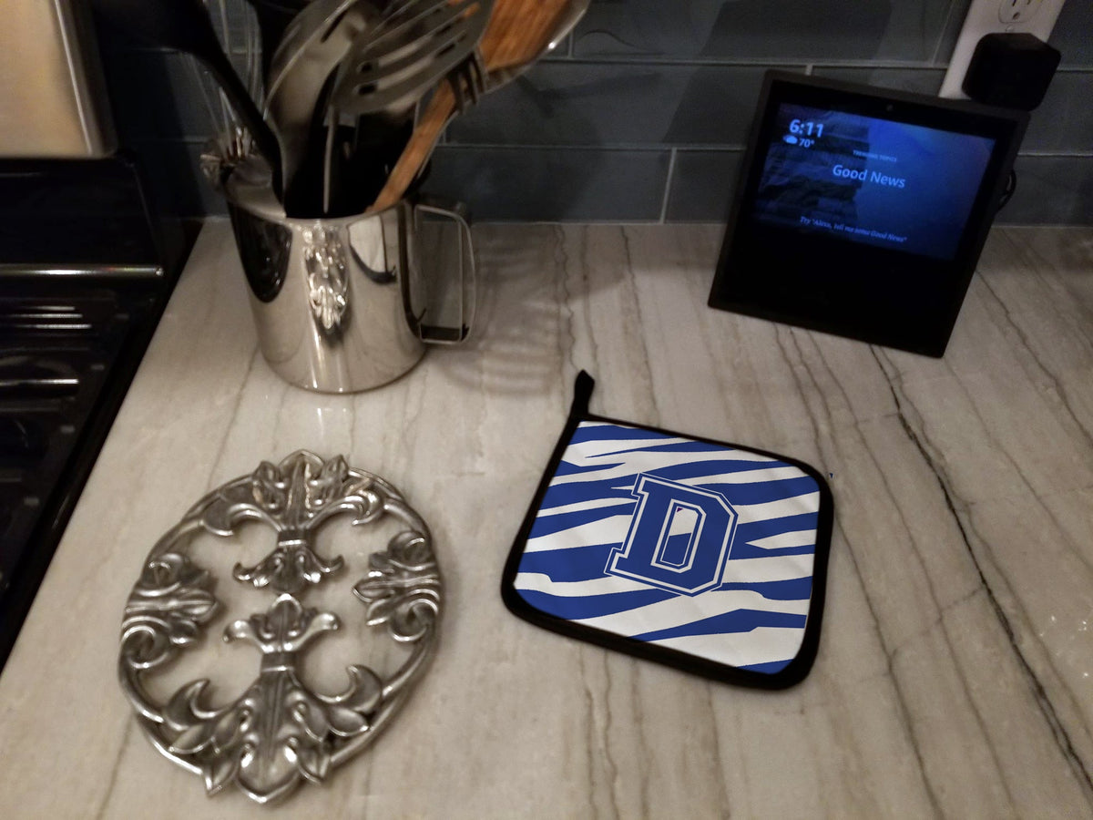 Letter D Initial Tiger Stripe Blue and White Pot Holder Set of 2 Heat Resistant Quilted Hot Pads 7.5 x 7.5 Inch, Insulated Kitchen Trivets for Cooking & Baking