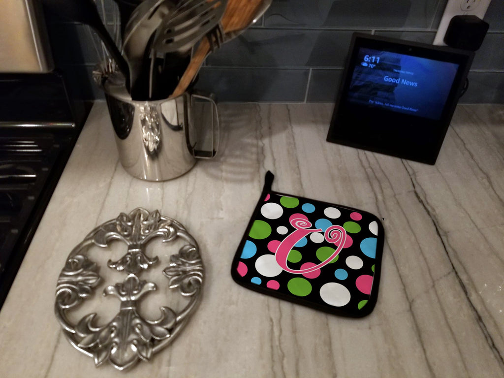 Letter U Initial Monogram - Polkadots and Pink Pot Holder Set of 2 Heat Resistant Quilted Hot Pads 7.5 x 7.5 Inch, Insulated Kitchen Trivets for Cooking & Baking