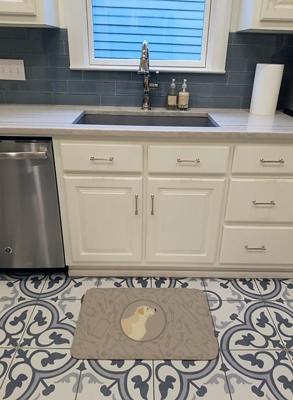Labrador Retriever In the Kitchen Memory Foam Kitchen Mat Machine Washable Anti-Fatigue Cushion Comfort Bath or Kitchen Rug