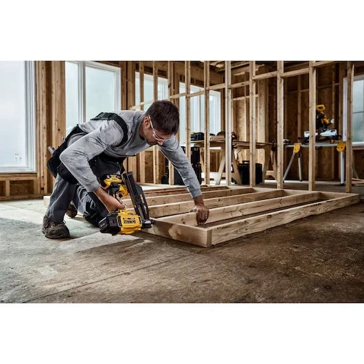 DEWALT DCN920B 20V MAX* Brushless Cordless 21° Plastic Framing Nailer (Bare Tool)