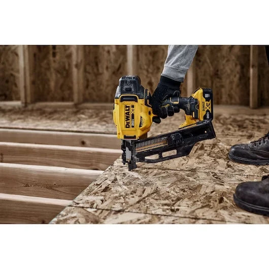 DEWALT DCN920B 20V MAX* Brushless Cordless 21° Plastic Framing Nailer (Bare Tool)