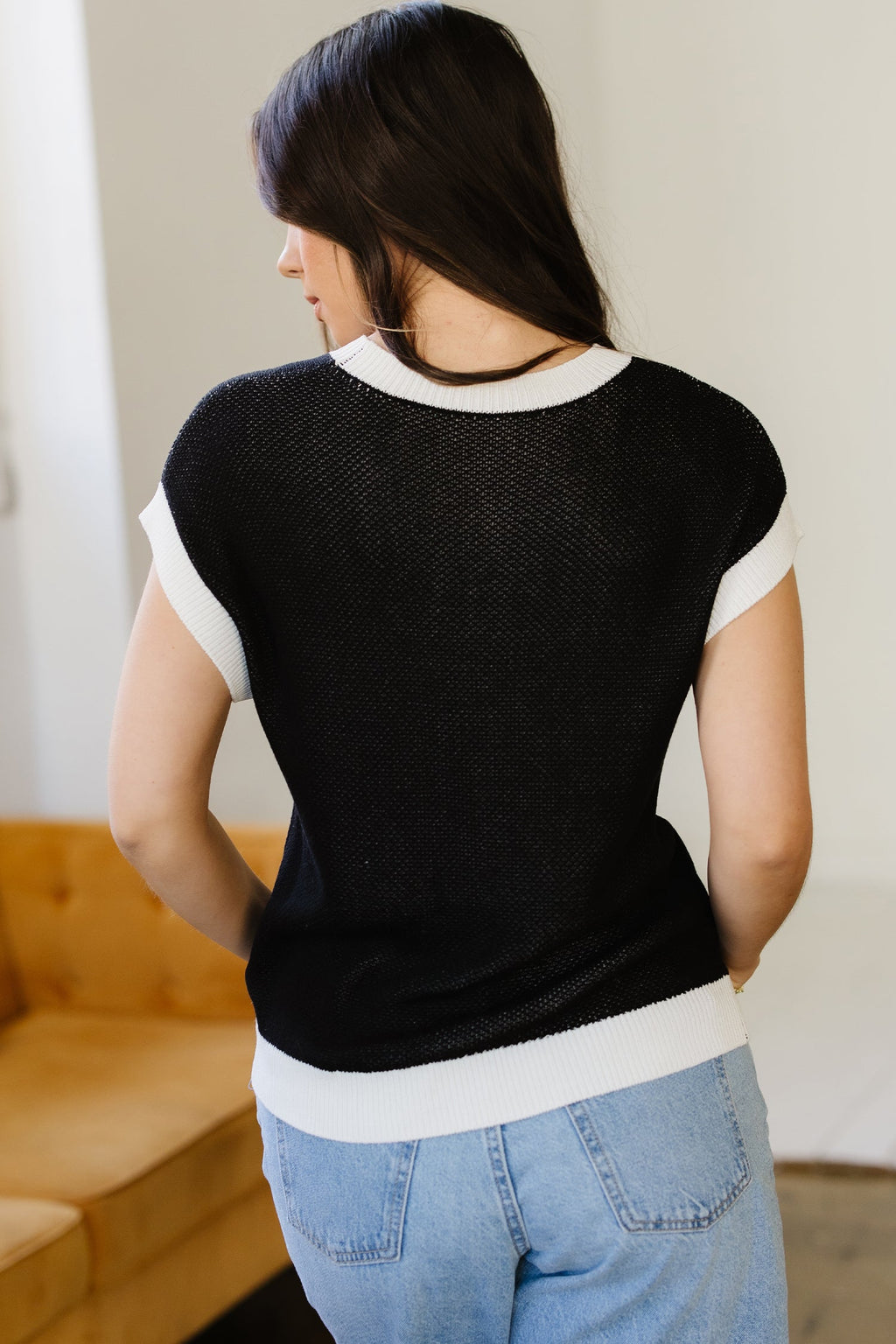 Western Horseshoe Contrast Trim Short Sleeve Sweater