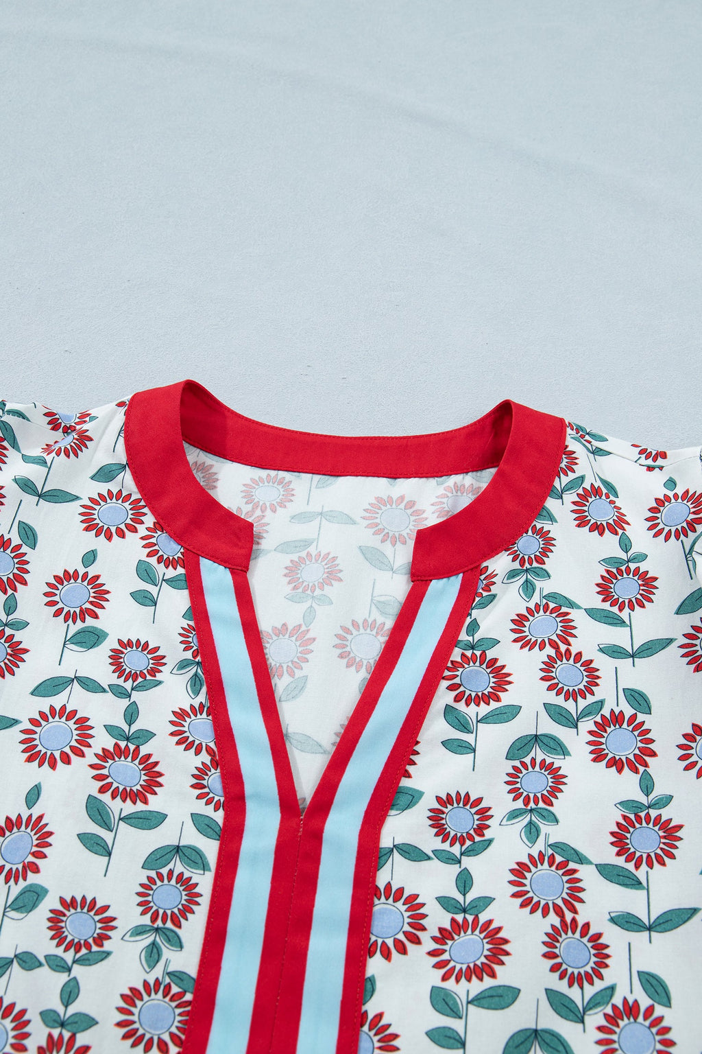 Floral Contrast Trim V-Neck Flutter Sleeve Blouse