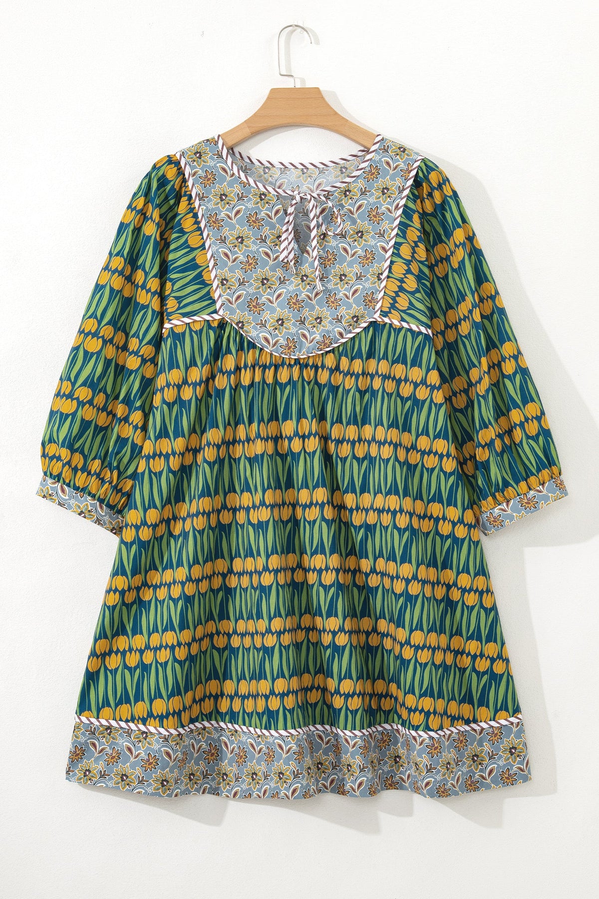 Plus Size Floral Stripe Trim 3/4 Sleeve Mini Dress