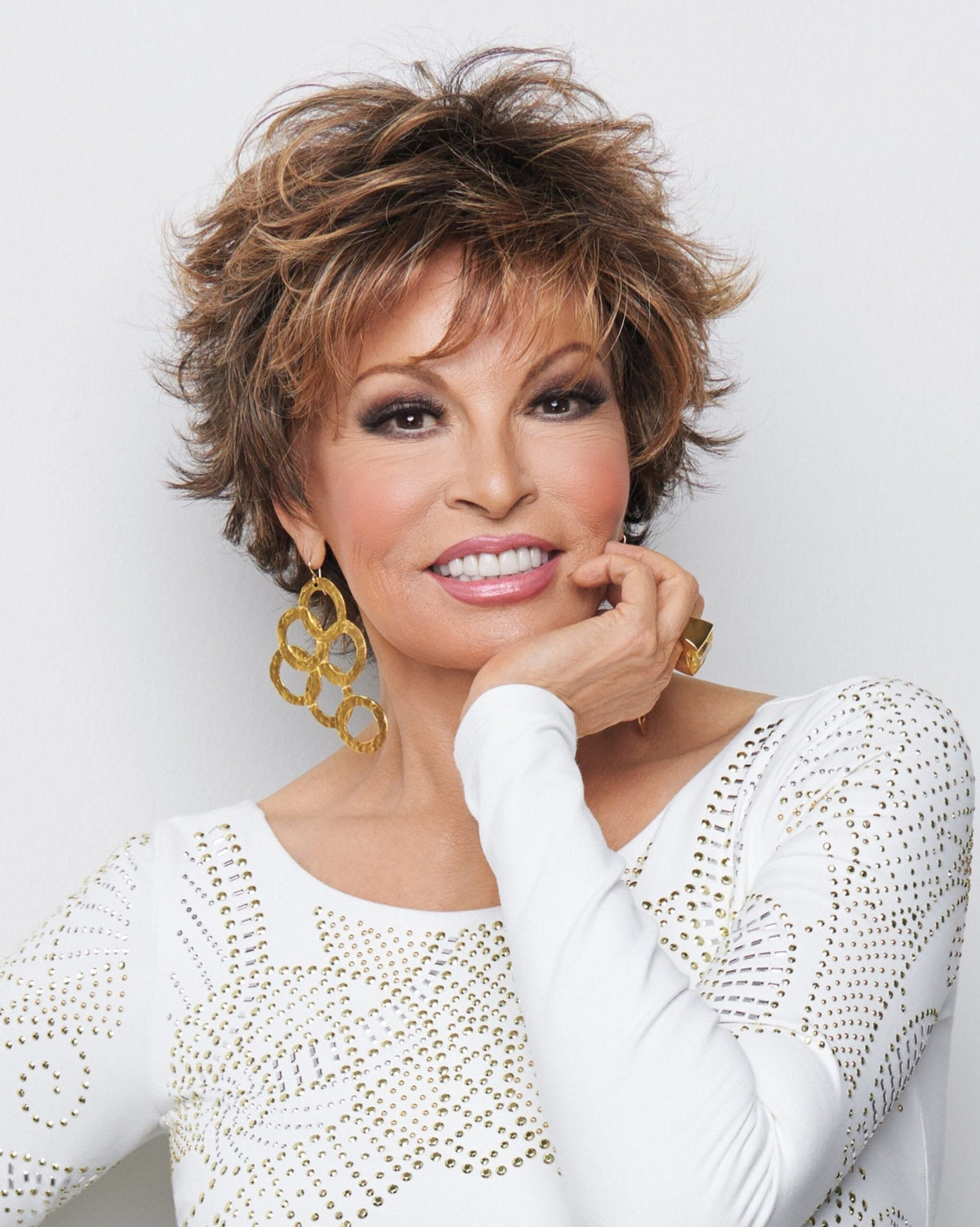 Raquel Welch Voltage Wig, Average